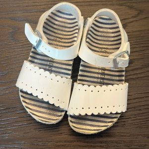 Birkenstock sandals toddler size 26
